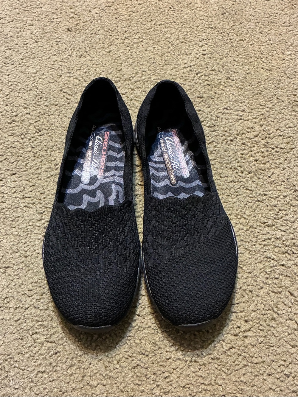Skechers Women's Black Slip-On Flat Air-Cooled Memory Foam Round Toe US 7 Shoes